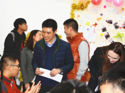 色花堂
多门课程教学成果展示会(Open House)成功举行