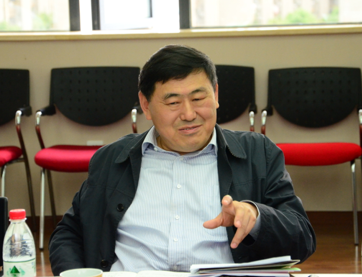 重庆大学校长周绪红到色花堂
调研