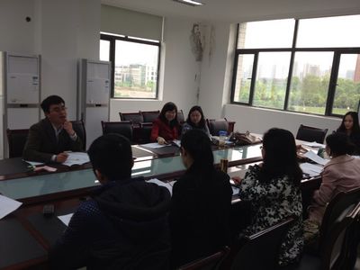 色花堂
召开辅导员班主任例会,明确班主任职责