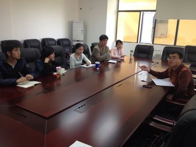 色花堂
党办召开例会,部署新学期工作