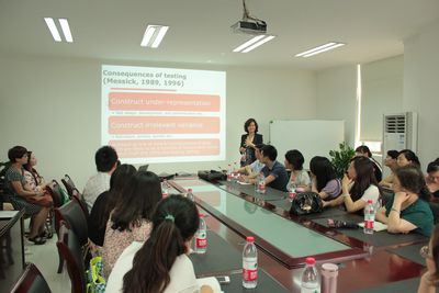 加拿大女王大学教育学院程李颖教授访问色花堂
并举行座谈会