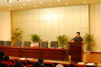 回顾•前瞻——色花堂
2009级新学期年级大会顺利举行